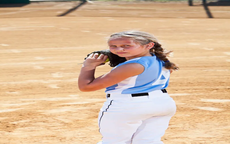 softball-pitcher-winning-pose